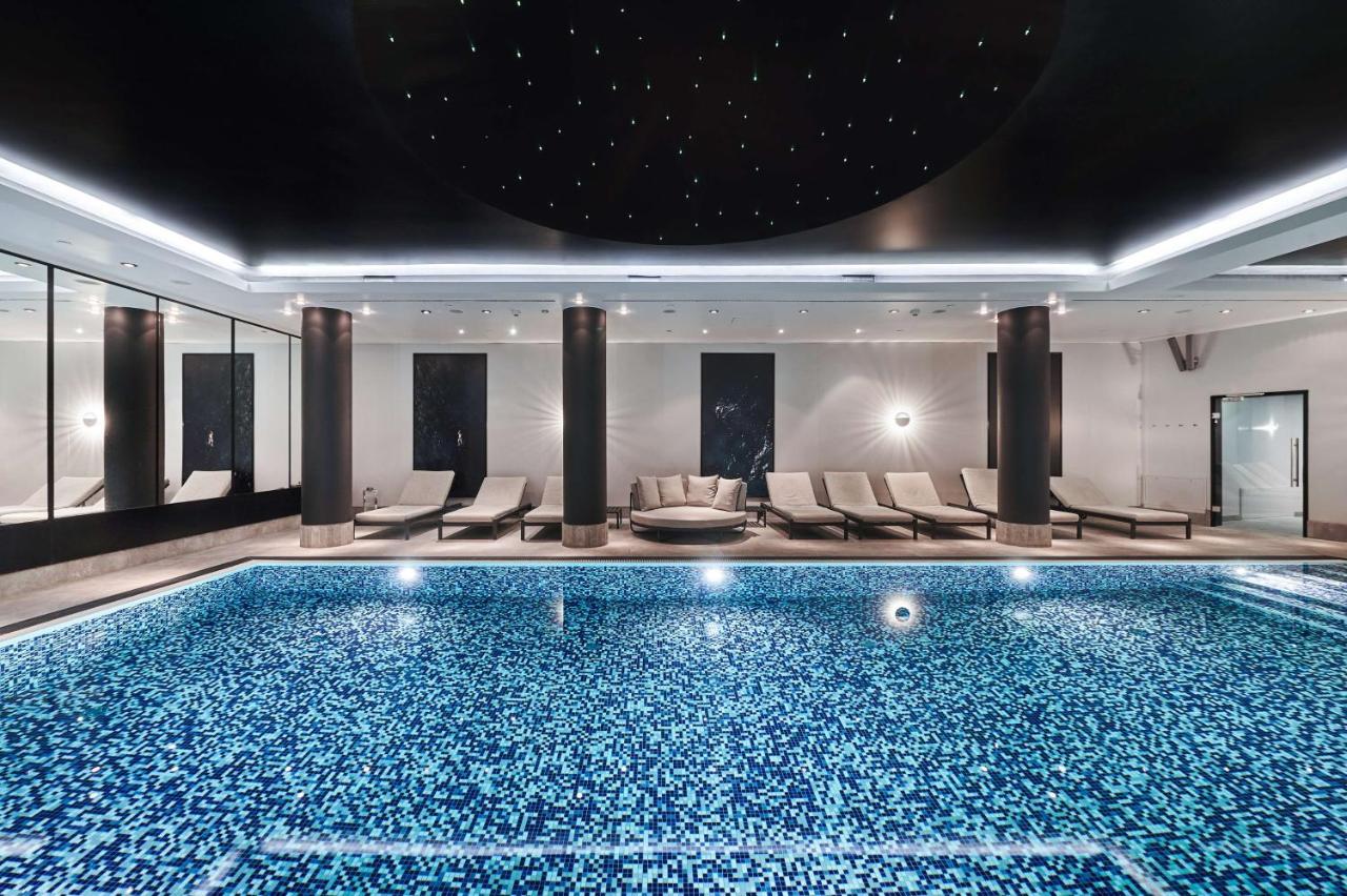 Radisson Collection Hotel, Hotell