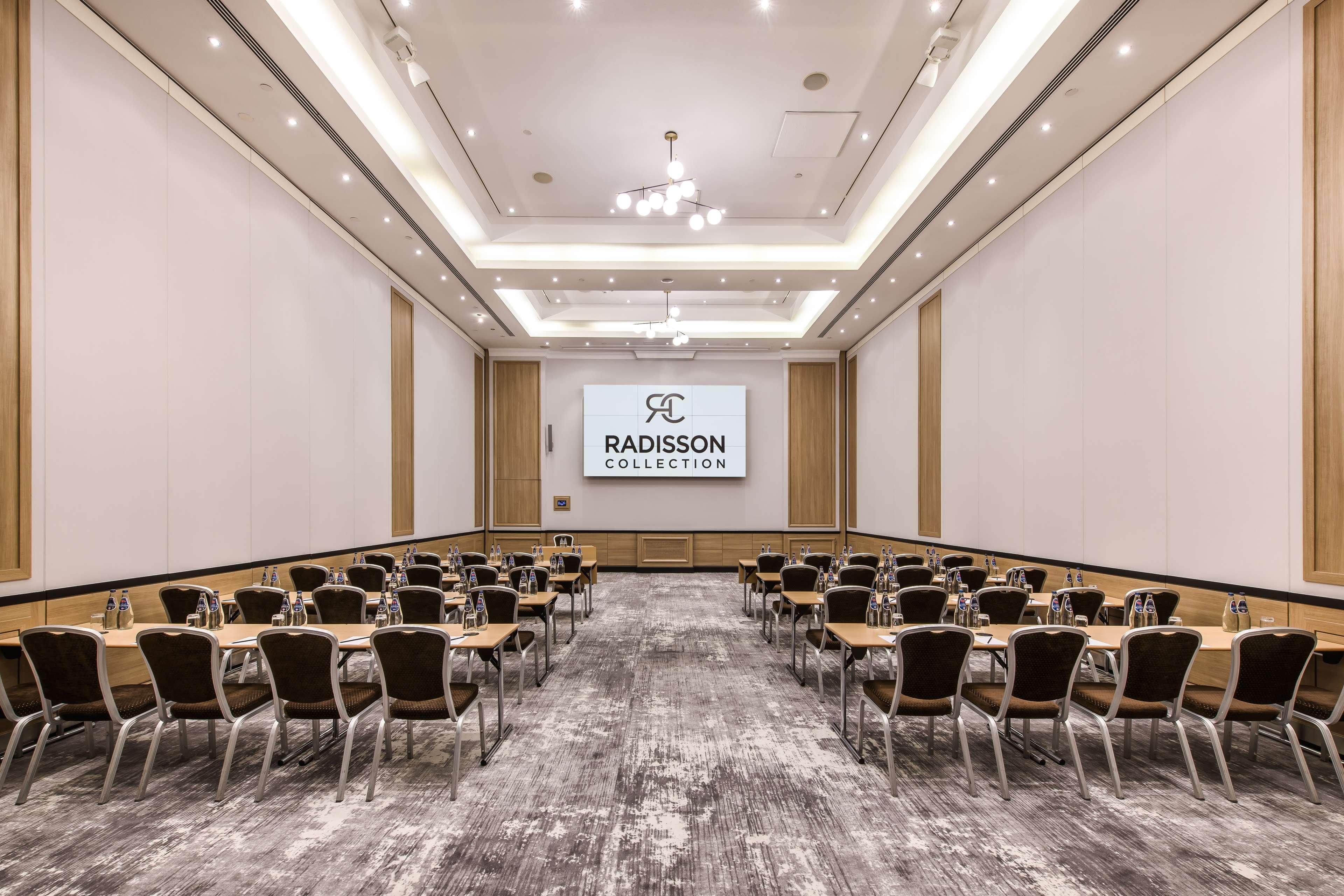 Radisson Collection Hotel, Hotell