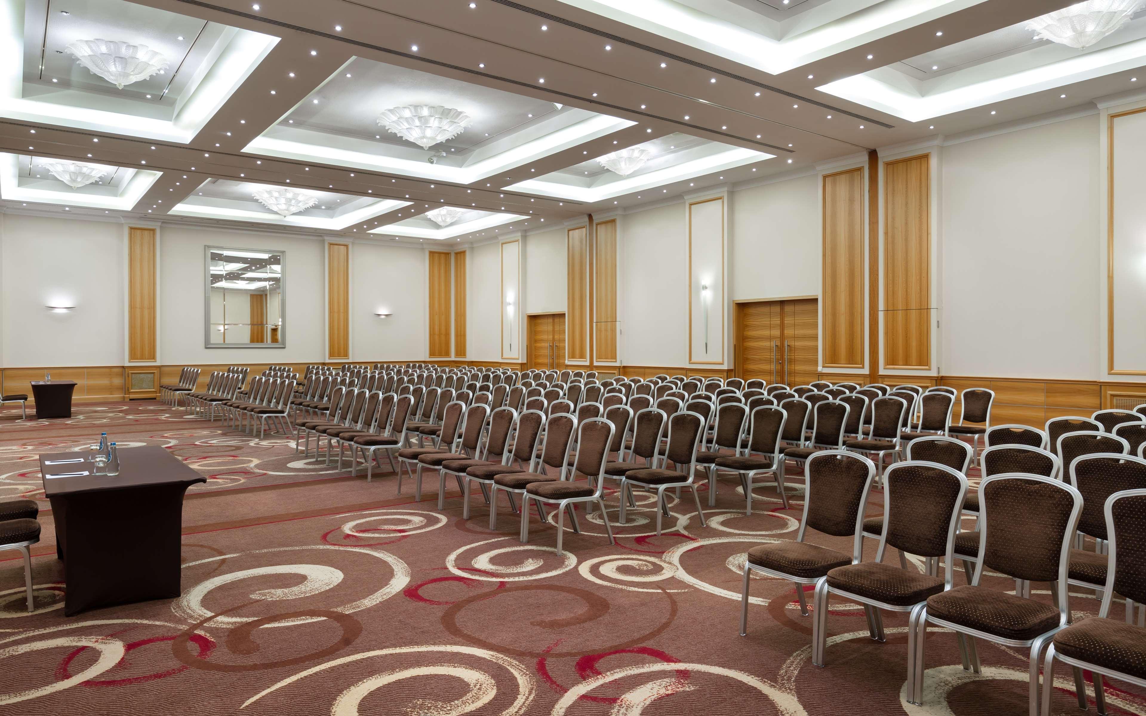 Radisson Collection Hotel, Hotell