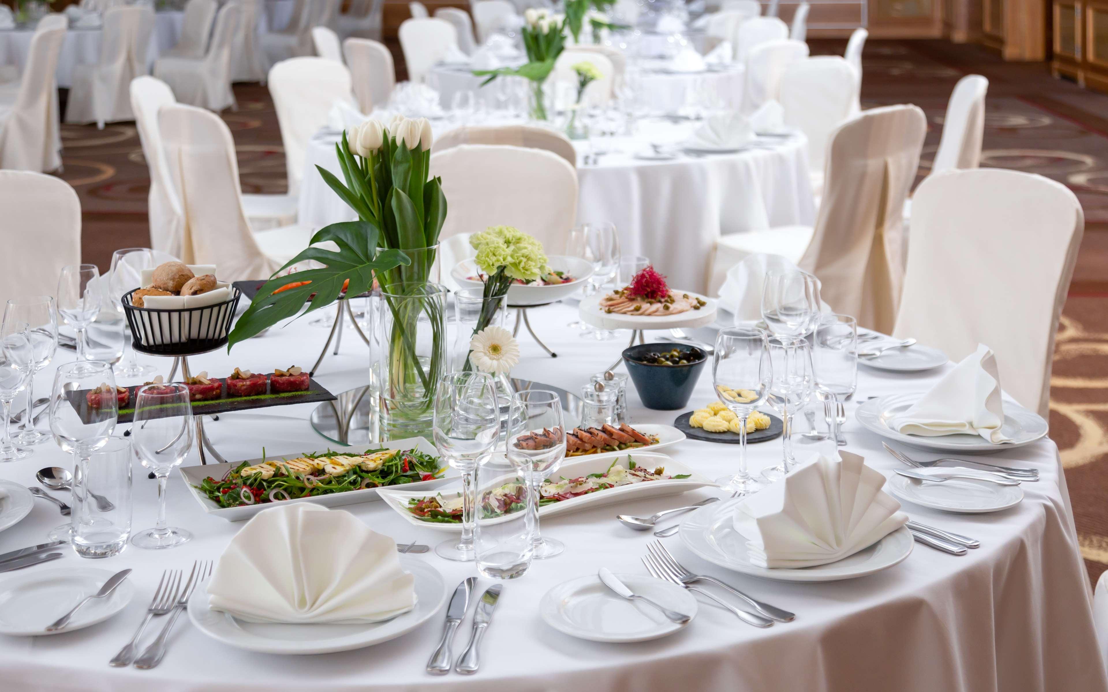 Radisson Collection Hotel, Hotell